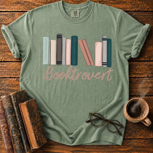 Booktrovert T-Shirt