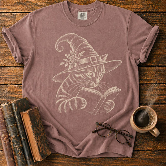 Vintage Witch Cat Reading a Book T-Shirt