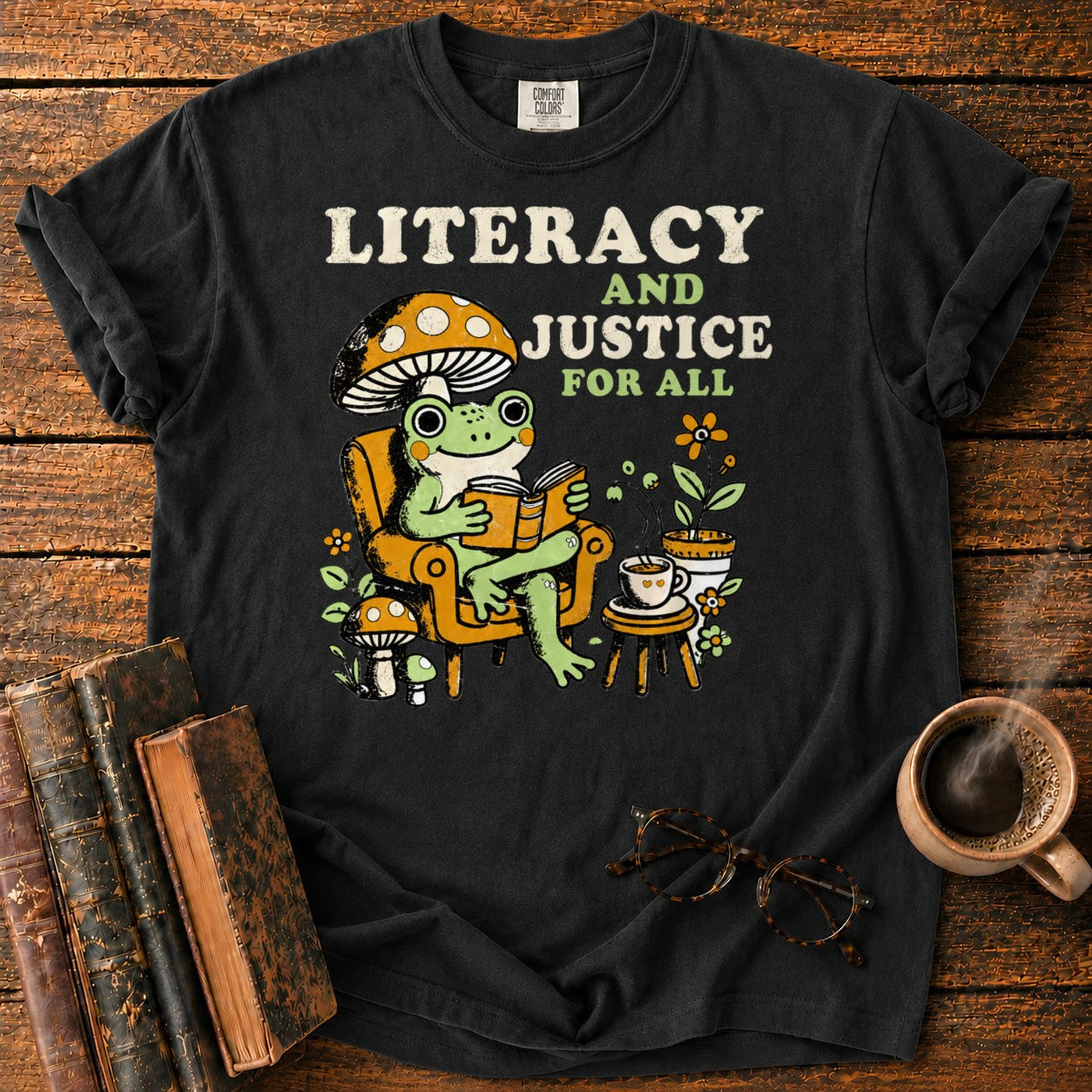 004 T-Shirt in Black – BooksThreads