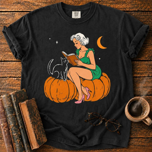 Retro Pumpkin Moonlight Reader T-Shirt
