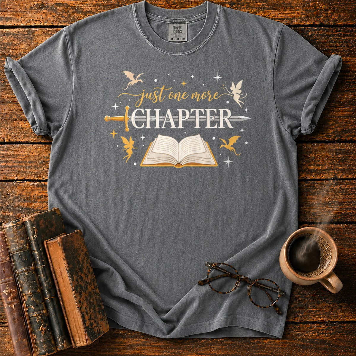 Just One More Chapter T-Shirt in Pepper – BooksThreads