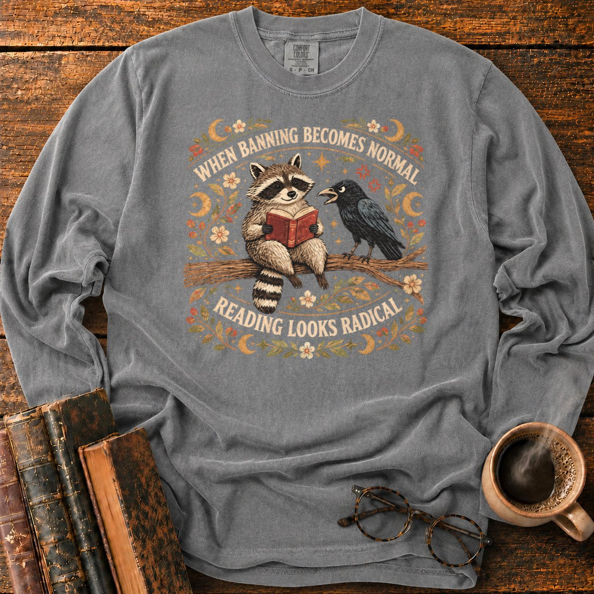 Raccoon Reader And Raven LS T-Shirt in Pepper – BooksThreads