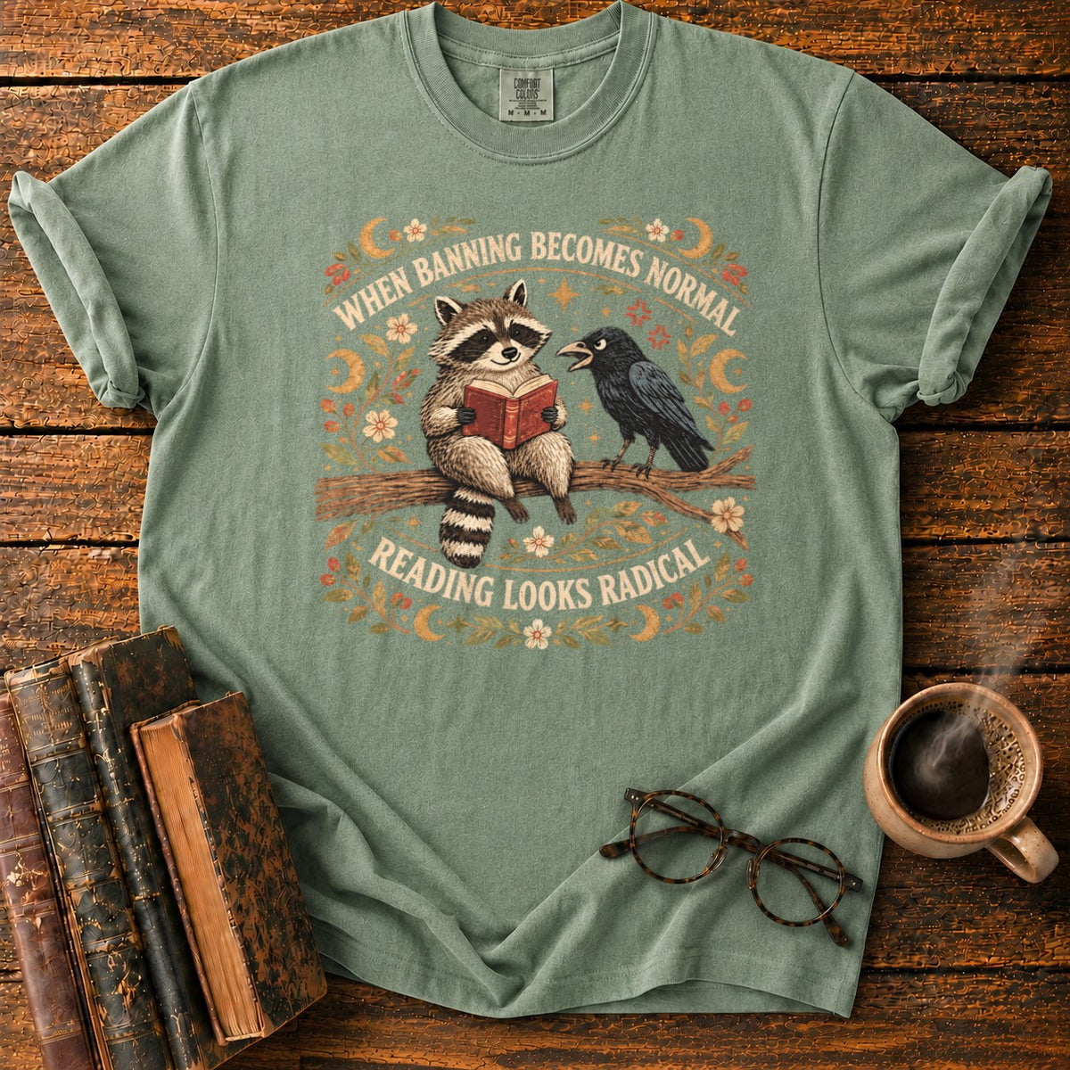 Raccoon Reader And Raven T-Shirt in Moss – BooksThreads