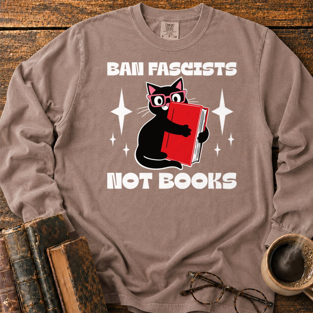 Retro Cat Hugging A Red Book LS T-Shirt in Espresso – BooksThreads